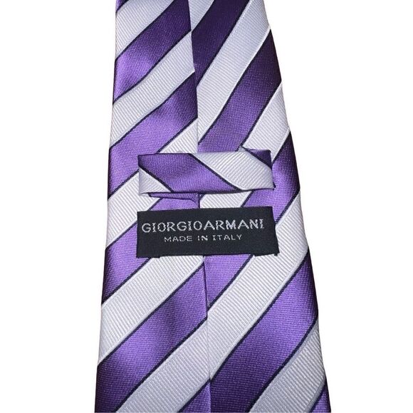Giorgio Armani Purple & White Handmade in Italy 100% Silk Neck Tie - Picture 3 of 5